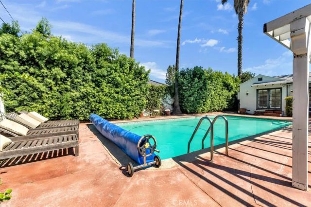 5531 Carpenter Ave, Valley Village, CA 91607