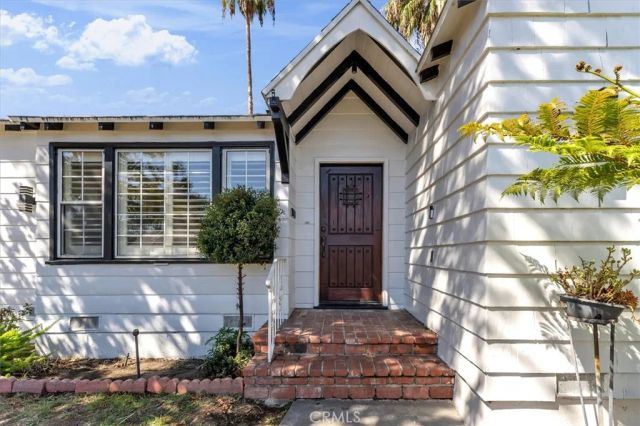 5531 Carpenter Ave, Valley Village, CA 91607