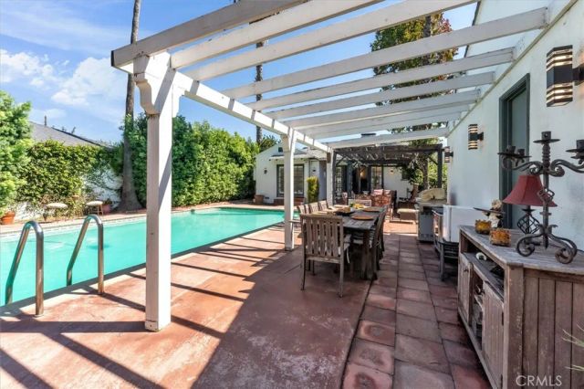 5531 Carpenter Ave, Valley Village, CA 91607