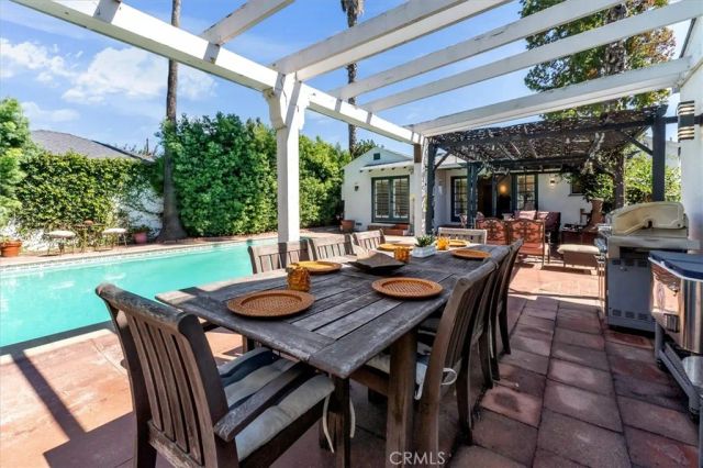 5531 Carpenter Ave, Valley Village, CA 91607