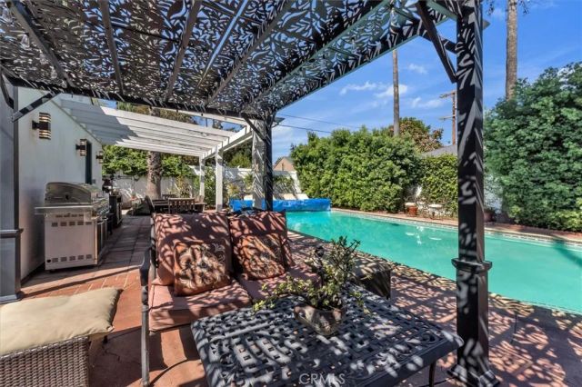 5531 Carpenter Ave, Valley Village, CA 91607