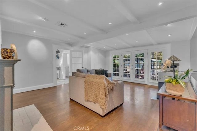 5531 Carpenter Ave, Valley Village, CA 91607
