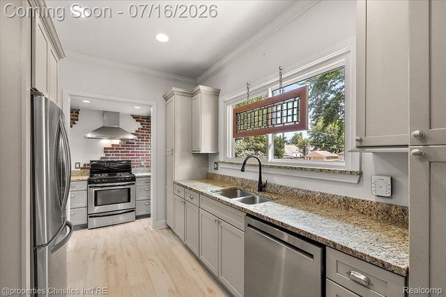 1416 W Marshall Street, Ferndale, MI 48220
