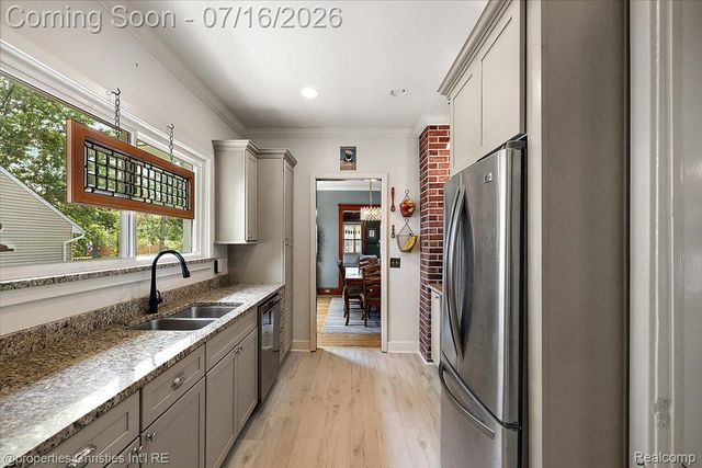 1416 W Marshall Street, Ferndale, MI 48220