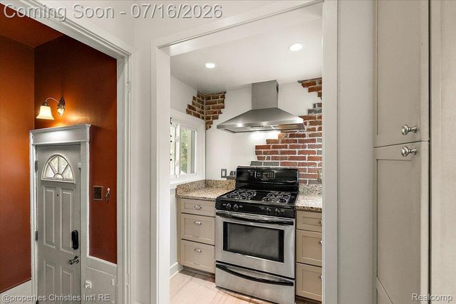 1416 W Marshall Street, Ferndale, MI 48220