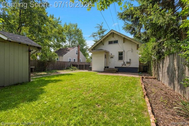 1416 W Marshall Street, Ferndale, MI 48220