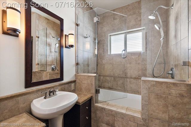 1416 W Marshall Street, Ferndale, MI 48220