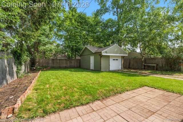1416 W Marshall Street, Ferndale, MI 48220