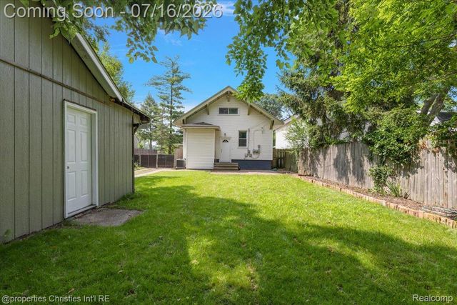 1416 W Marshall Street, Ferndale, MI 48220