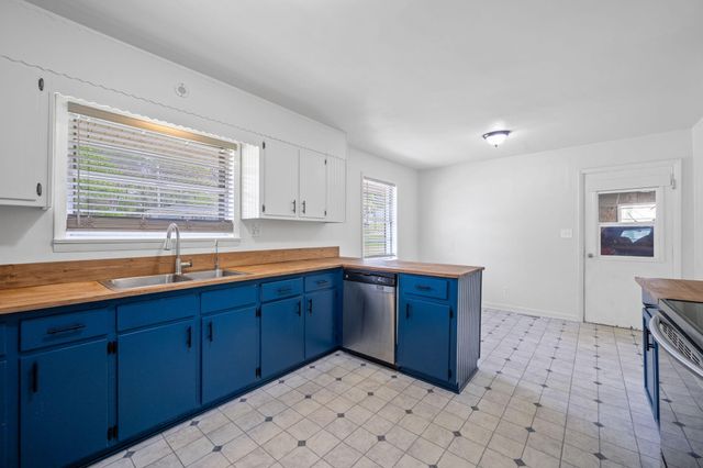 135 N Jenkins Road, Rossville, GA 30741