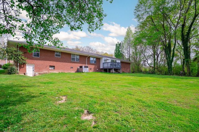135 N Jenkins Road, Rossville, GA 30741