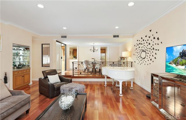 2235 Century Hill, Los Angeles, CA 90067