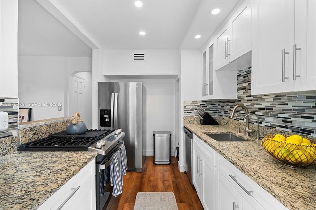 642 86th St, Miami Beach, FL 33141