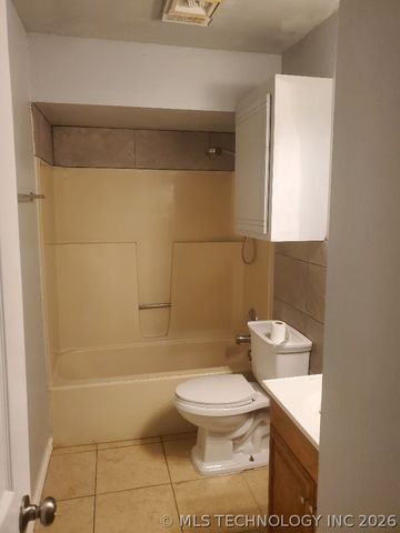 14255 S Hickory Place, Glenpool, OK 74033