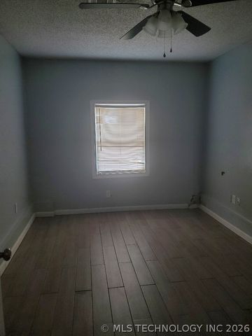 14255 S Hickory Place, Glenpool, OK 74033