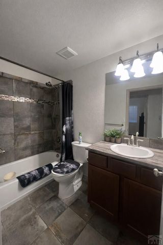 964 Peachcrest Dr, Pueblo, CO 81005