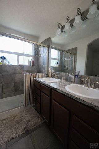 964 Peachcrest Dr, Pueblo, CO 81005
