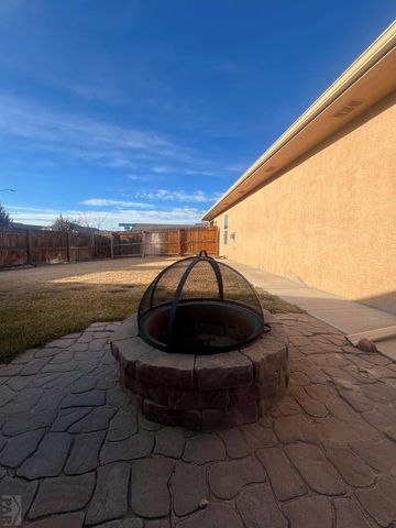 964 Peachcrest Dr, Pueblo, CO 81005