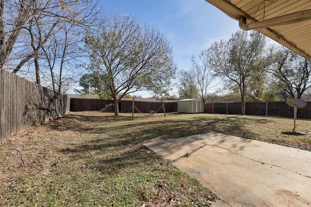 24 Seneca Drive, Shawnee, OK 74801