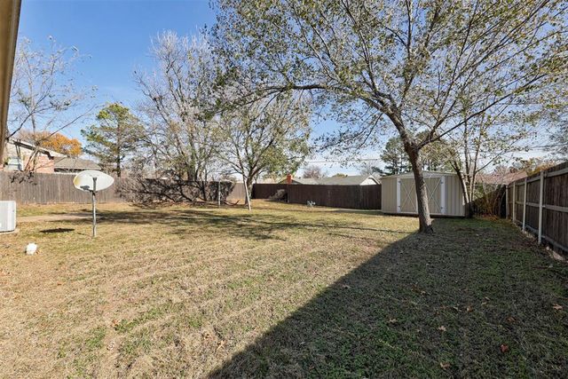 24 Seneca Drive, Shawnee, OK 74801