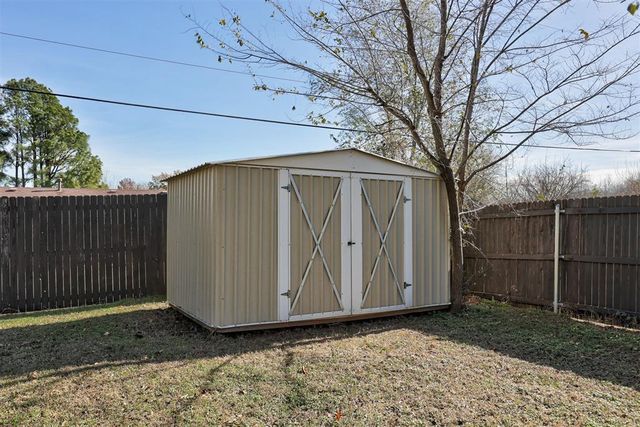 24 Seneca Drive, Shawnee, OK 74801