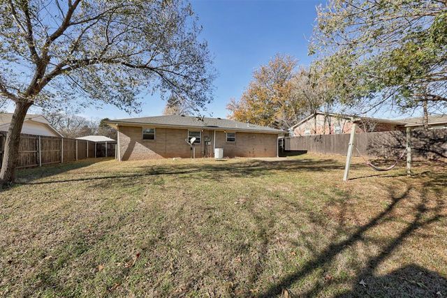 24 Seneca Drive, Shawnee, OK 74801