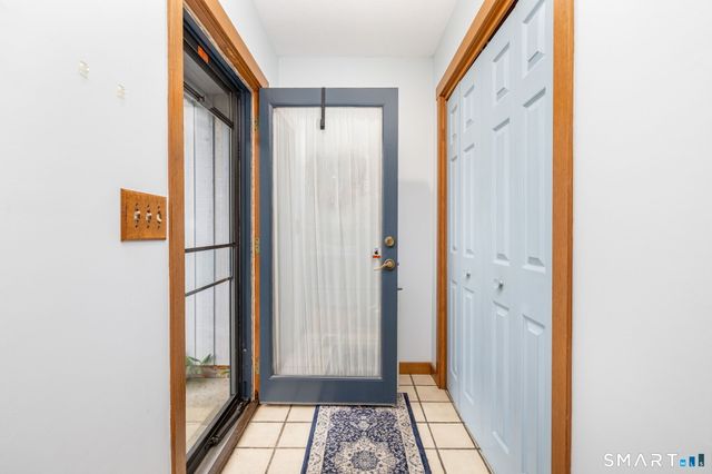 1469 Farmington Avenue 46, Bristol, CT 06010