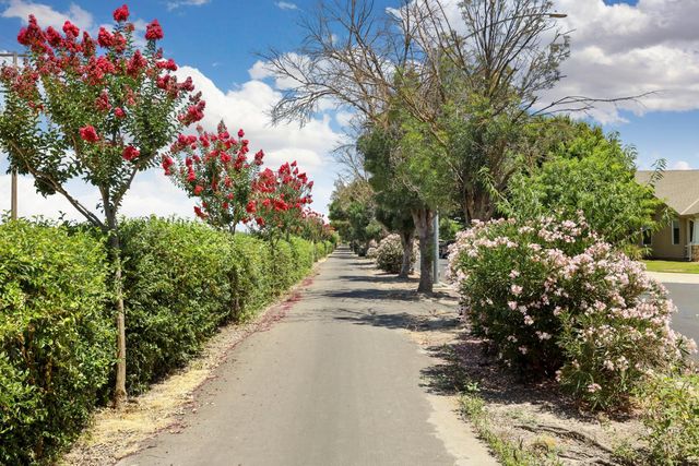 624 Summerton Ln, Turlock, CA 95382