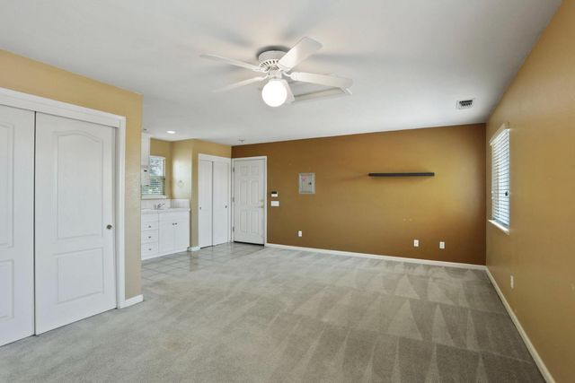 624 Summerton Ln, Turlock, CA 95382