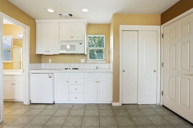 624 Summerton Ln, Turlock, CA 95382