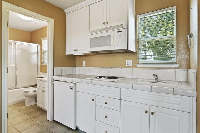 624 Summerton Ln, Turlock, CA 95382