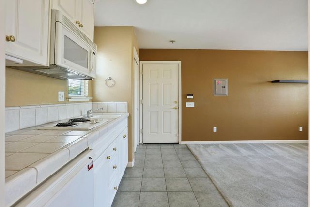 624 Summerton Ln, Turlock, CA 95382