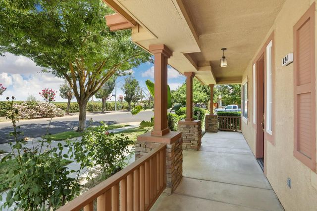 624 Summerton Ln, Turlock, CA 95382