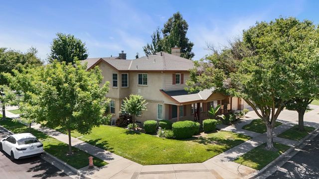 624 Summerton Ln, Turlock, CA 95382