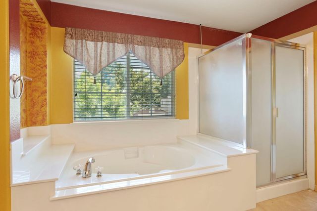 624 Summerton Ln, Turlock, CA 95382