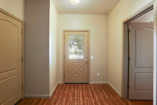 624 Summerton Ln, Turlock, CA 95382