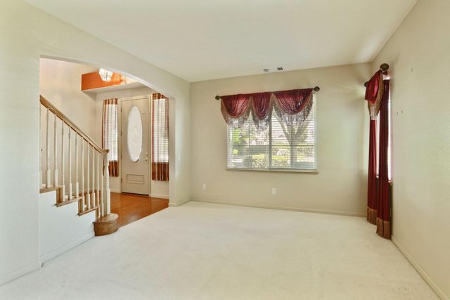 624 Summerton Ln, Turlock, CA 95382