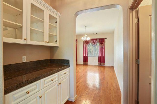 624 Summerton Ln, Turlock, CA 95382