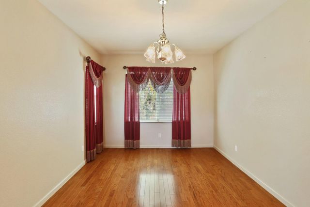 624 Summerton Ln, Turlock, CA 95382