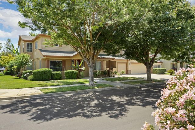 624 Summerton Ln, Turlock, CA 95382