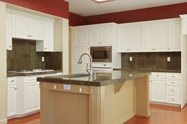 624 Summerton Ln, Turlock, CA 95382