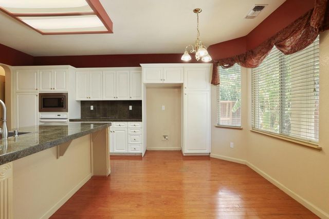 624 Summerton Ln, Turlock, CA 95382