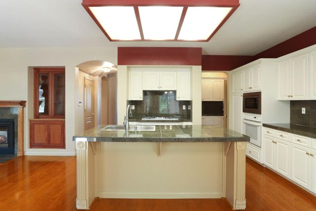 624 Summerton Ln, Turlock, CA 95382