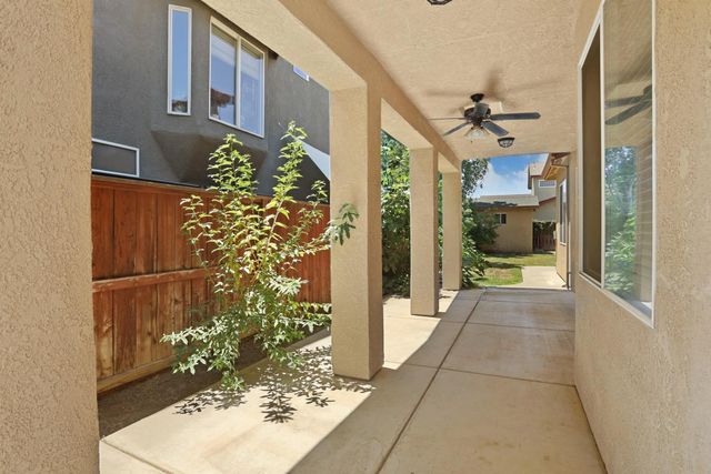 624 Summerton Ln, Turlock, CA 95382