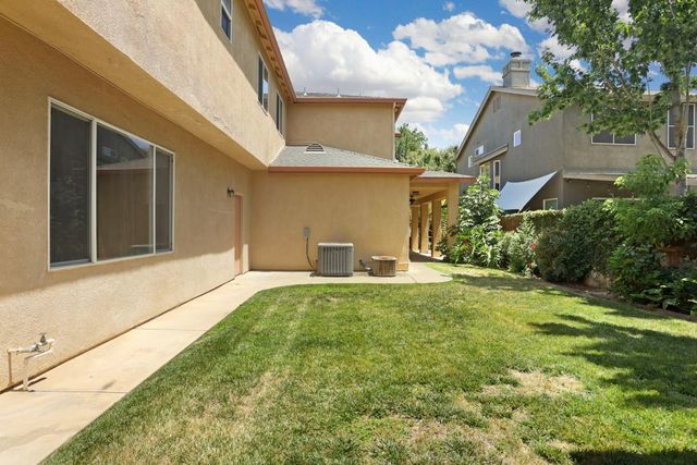 624 Summerton Ln, Turlock, CA 95382