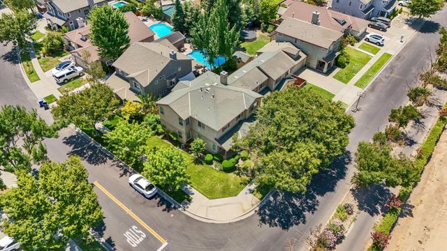 624 Summerton Ln, Turlock, CA 95382