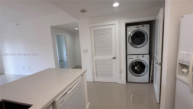 10 Aragon Ave 713, Coral Gables, FL 33134
