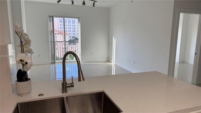 10 Aragon Ave 713, Coral Gables, FL 33134