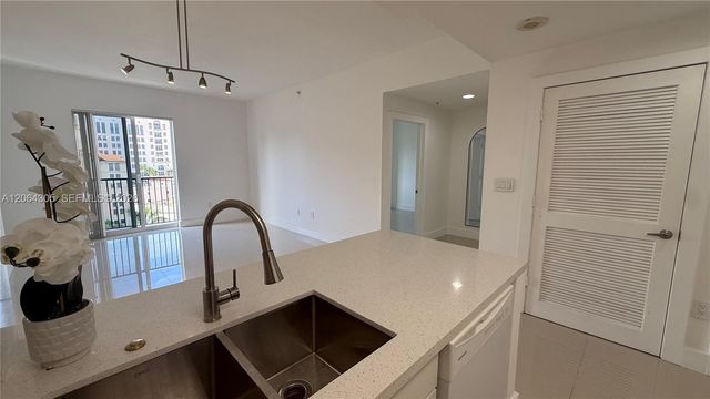 10 Aragon Ave 713, Coral Gables, FL 33134