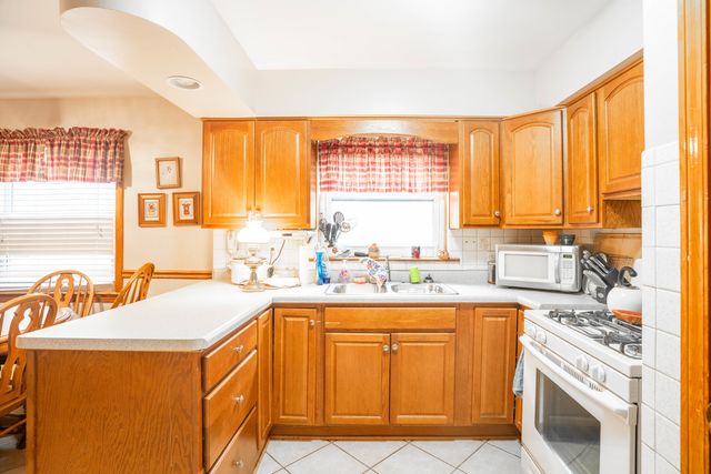 5734 S Melvina Avenue, Chicago, IL 60638